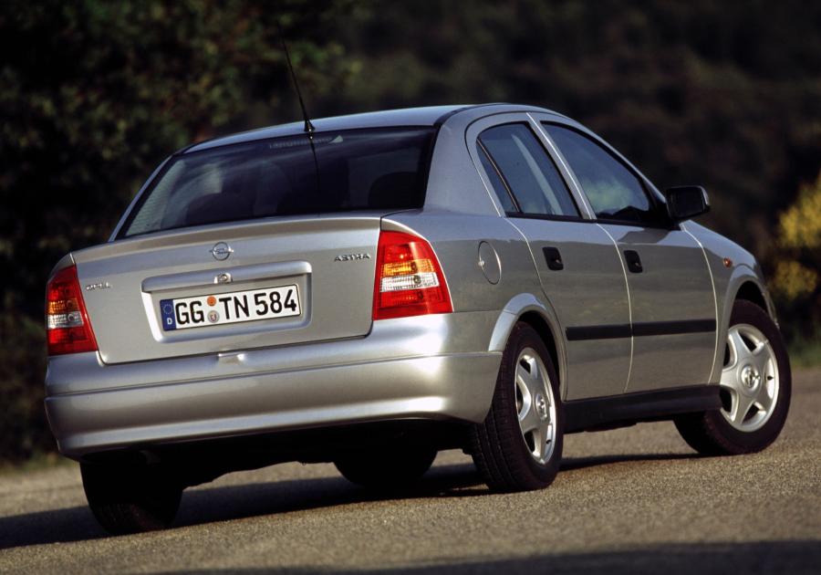  Opel Astra Sedan 1998 года  (фото 12 из 21)